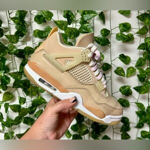 🚨Jordan 4 Retro - Shimmer🚨